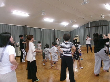 みんなでダンス！楽しいね♪　１