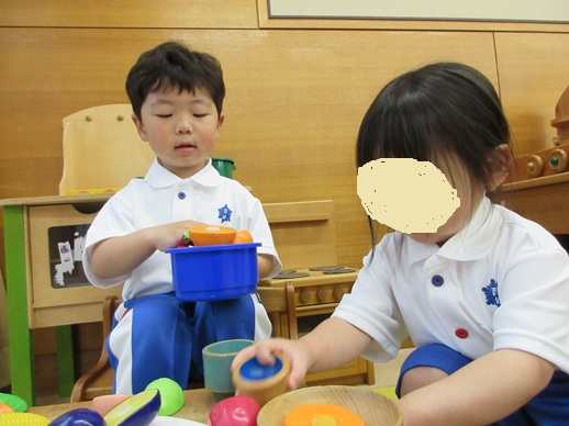 幼稚園で遊ぶの楽しいね！１