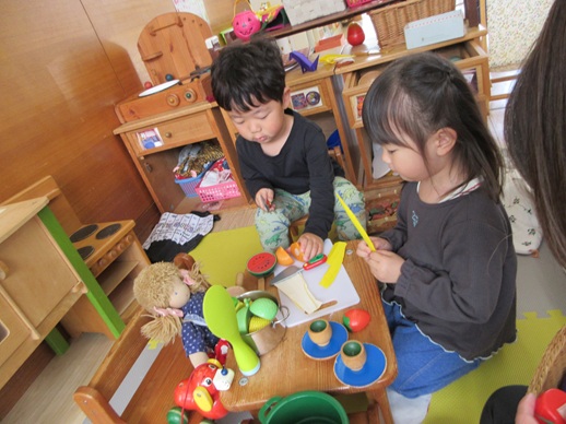 NEW-幼稚園で遊ぶの楽しいね！１